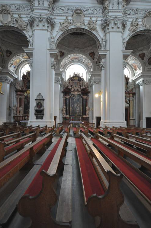 Mit Blaulicht durch Passau: Dom St. Stefan in Passau: passdom